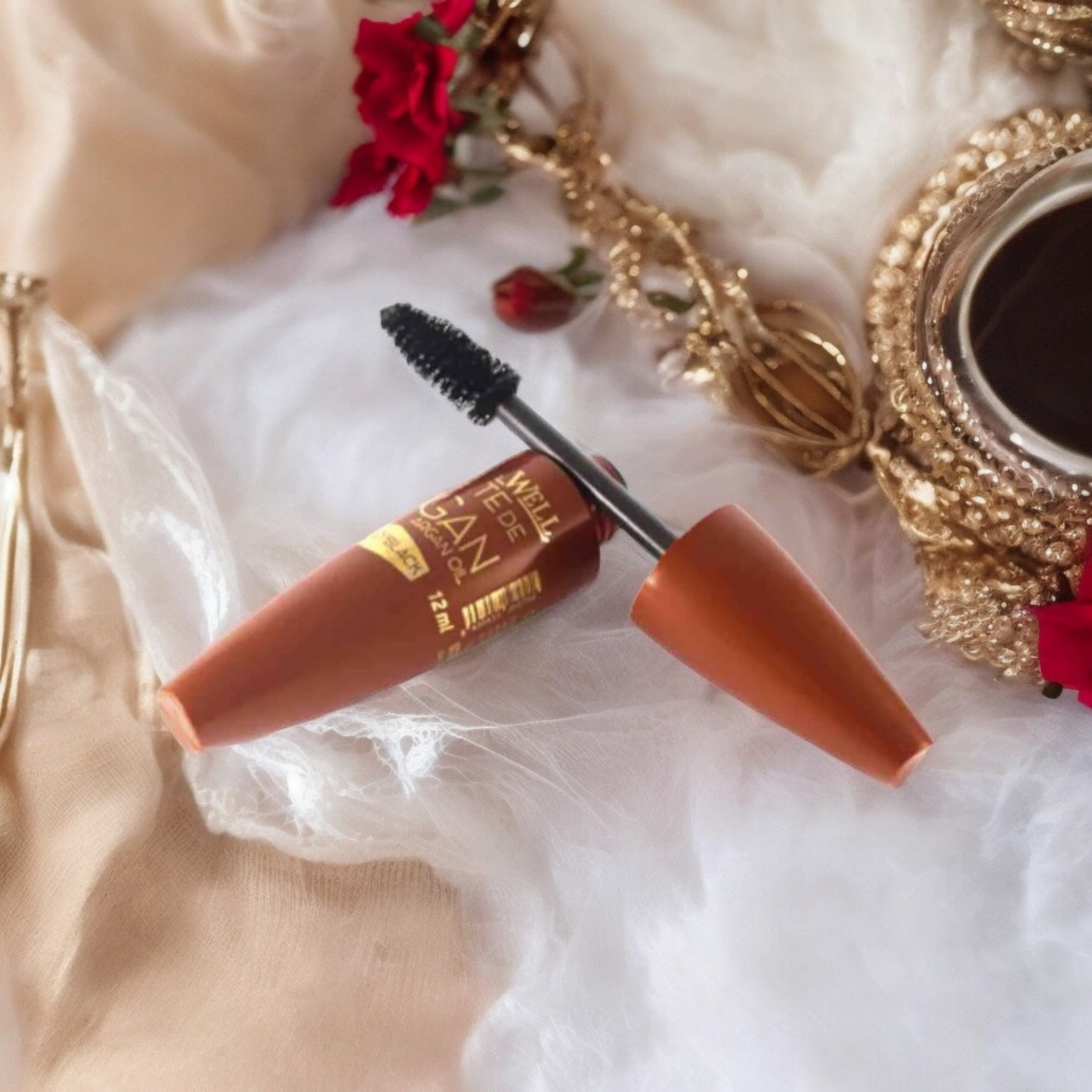 Mascara et base de soin volume et nourrissant à l'huile d'argan 2-en-1